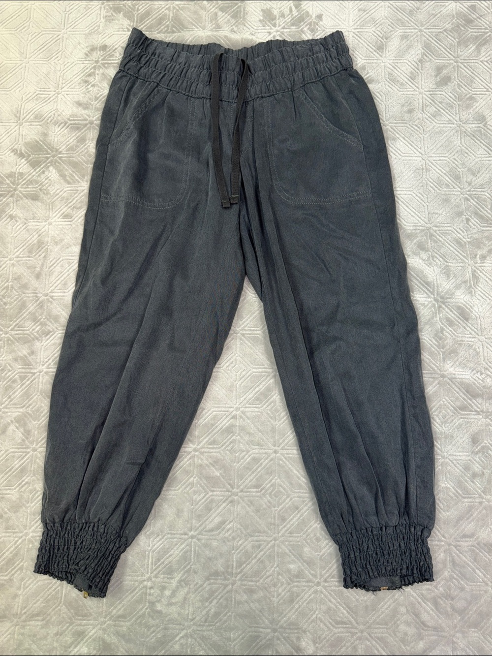 Athleta Benica Capri joggers